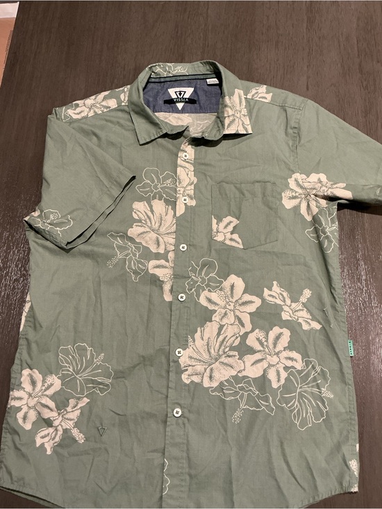 VISSLA Other - VISSLA Byebiscus Eco Sage Green Short-Sleeve Floral Button-Up Shirt M